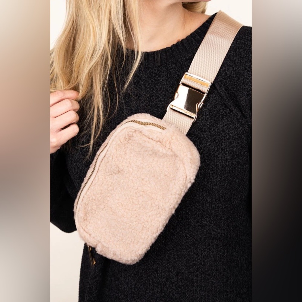 TAN TEDDY BEAR BELT BAG